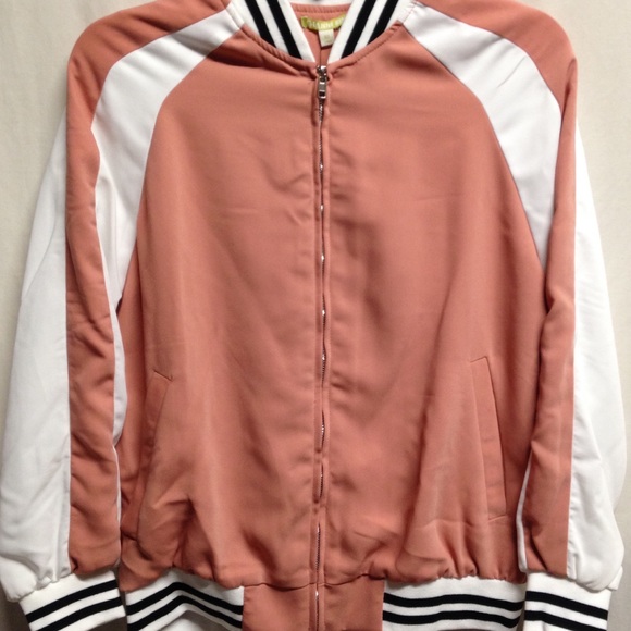 NWT GIANNI BINI BOMBER JACKET FLORAL EMBROIDERY XS - Picture 4 of 8